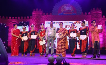 Kalingayana Touryatrikam dancer showcases energetic performance at Baliyatra Festival