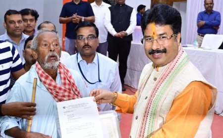 Odisha H&UD Minister distributes allotment letters to 116 beneficiaries of AHP in Bhubaneswar