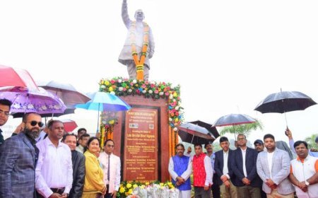 ଏମ୍‌ସ ଭୁବନେଶ୍ୱର ପ୍ରତିଷ୍ଠାତା ଭାରତ ରତ୍ନ ଅଟଳ ବିହାରୀ ବାଜପେୟୀଙ୍କୁ ଭାବପୂର୍ଣ୍ଣ ଶ୍ରଦ୍ଧାଞ୍ଜଳି ସହିତ "ସୁଶାସନ ଦିବସ" ପାଳନ