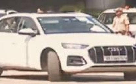 Singapore President arrives in Bhubaneswar