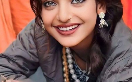 Blue-Eyed Girl of Kumbha Mela