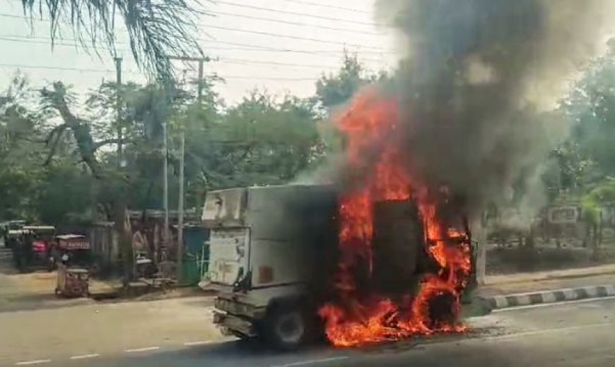 BMC's garbage lifting vehicle catches fire