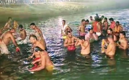 Thousands of devotees take holy dip at Chandrabhaga on Magha Saptami