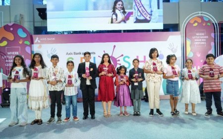 Axis Bank felicitates the winners of SPLASH