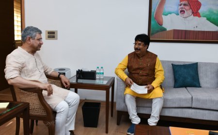 Odisha H&UD Minister meets Railway Minister Ashwini Vaishnaw