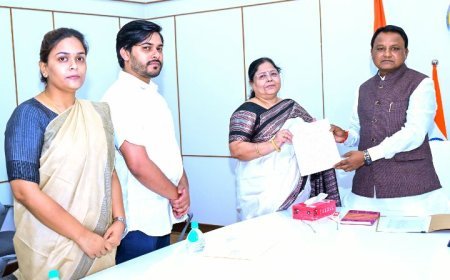 ମୁଖ୍ୟମନ୍ତ୍ରୀଙ୍କୁ ଭେଟିଲେ ପୂର୍ବତନ ମନ୍ତ୍ରୀ ସ୍ୱର୍ଗତ ନବ ଦାସଙ୍କ ପତ୍ନୀ ମୀନତି ଦାସ