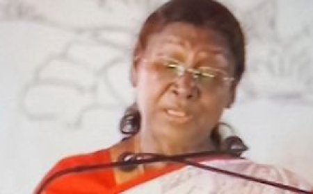 President Droupadi Murmu offers prayer at Kantilo Nilamadhaba Temple