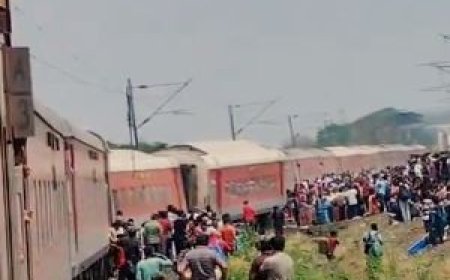 Kamakhya Express derails