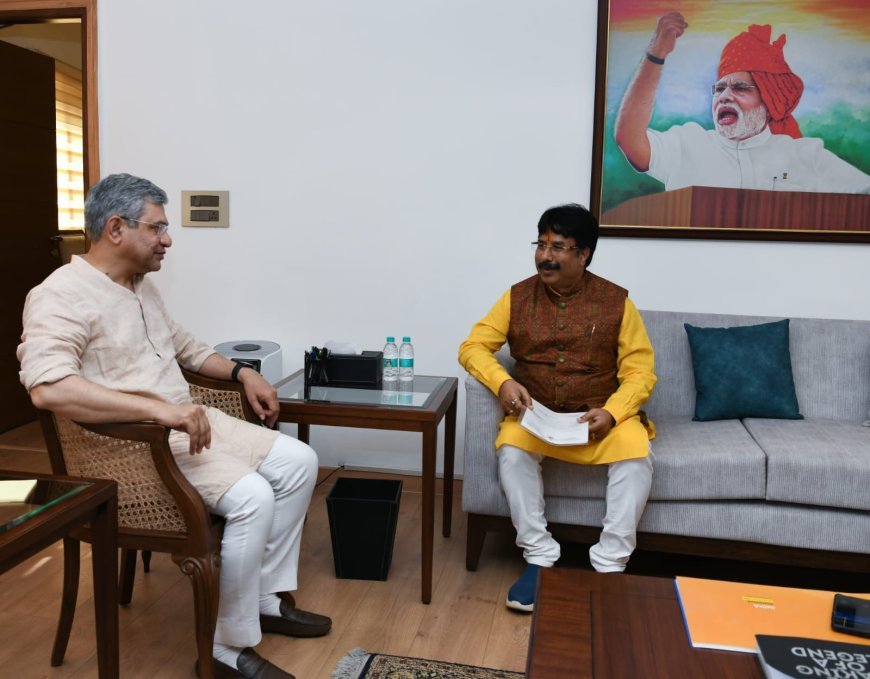 Odisha H&UD Minister meets Railway Minister Ashwini Vaishnaw