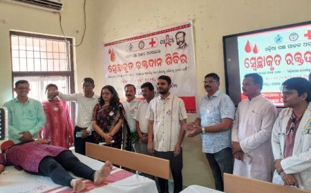 ଓଡ଼ିଆ ପକ୍ଷ ପାଳନ ଅବସରରେ ମା ମାଣିକେଶ୍ଵରୀ ବିଶ୍ଵ ବିଦ୍ୟାଳୟର ଯୁବ ରେଡକ୍ରସ ତରଫରୁ ରକ୍ତଦାନ ଶିବିର ଆୟୋଜିତ