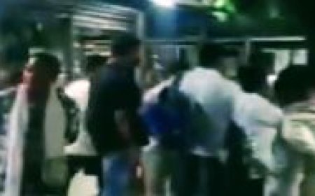 Two killed, 10 critical after DJ vehicle comes in contact with 11 KV wire