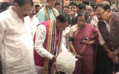 Odisha CM holds public grievance hearing for first time in Sambalpur