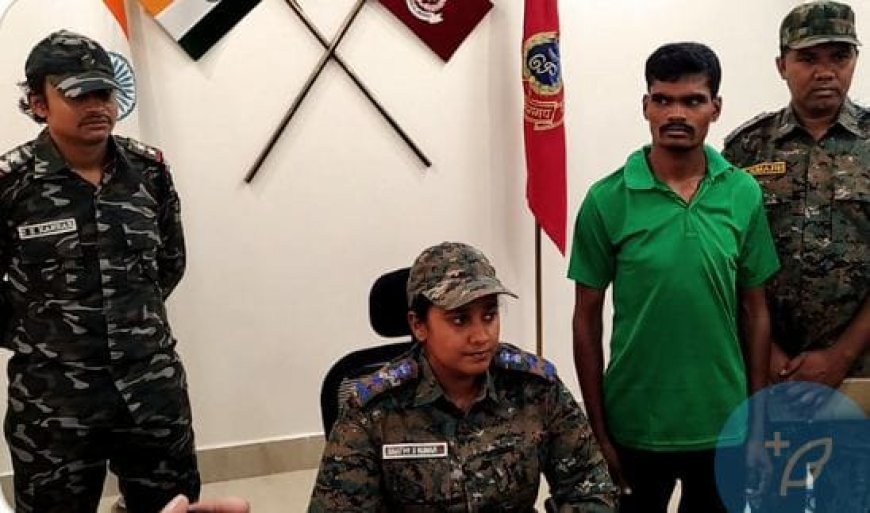 Maoist leader Bijaya Punem surrenders before Rayagada SP