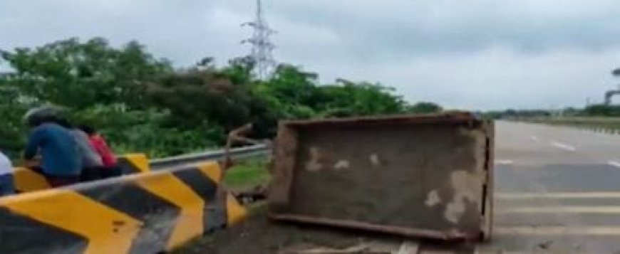 Two killed, three critical as truck rams into tractor in Mayurbhanj