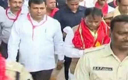 CM Mohan Majhi visits Puri, participates in Snana Yatra rituals