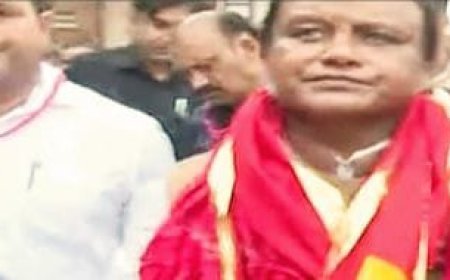CM Mohan Majhi visits Puri, participates in Snana Yatra rituals