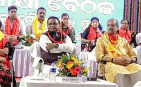 Odisha CM chairs final review meeting for Rath Yatra 2025