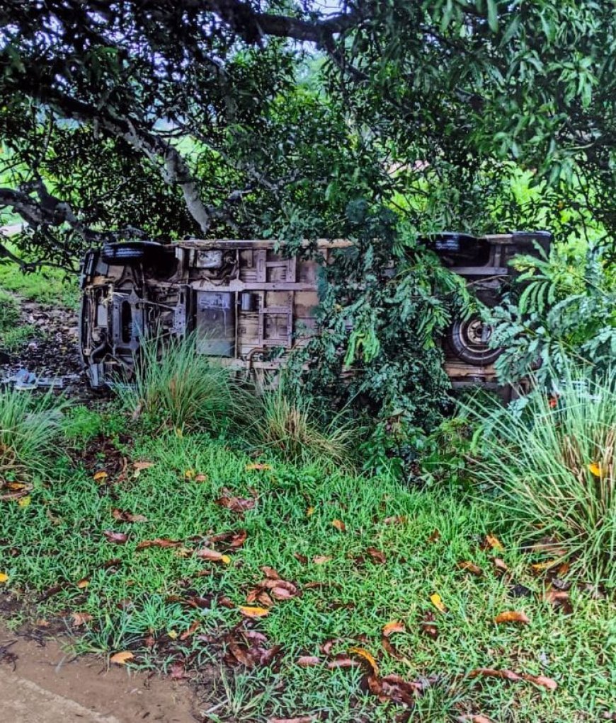 Five injured as 108 ambulance overturns in Keonjhar