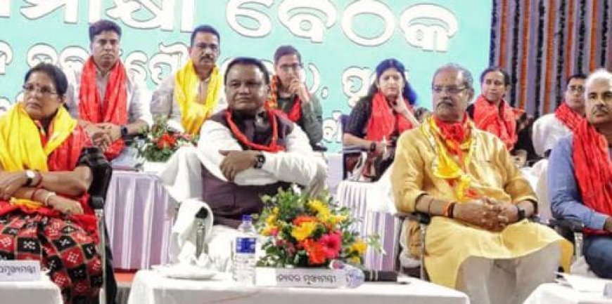Odisha CM chairs final review meeting for Rath Yatra 2025