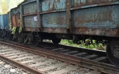 Coal-laden train engine gets detached from wagons in Balasore