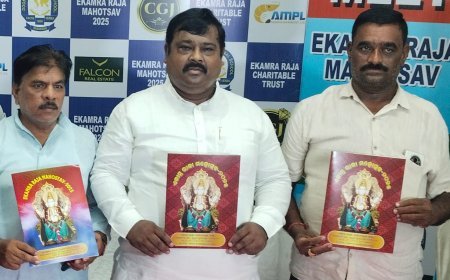 Kolkata's famous light gate to be major attraction of Ekamra Raja Ganesh Puja; 25-feet Lord Ganesh idol to be adorned with silver ornaments