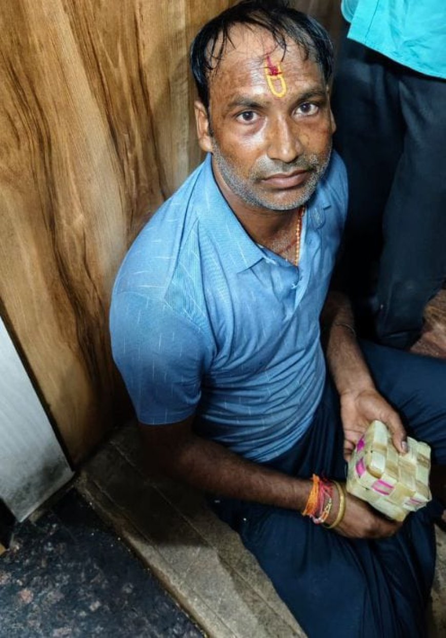 Man caught trying to climb Puri Srimandir