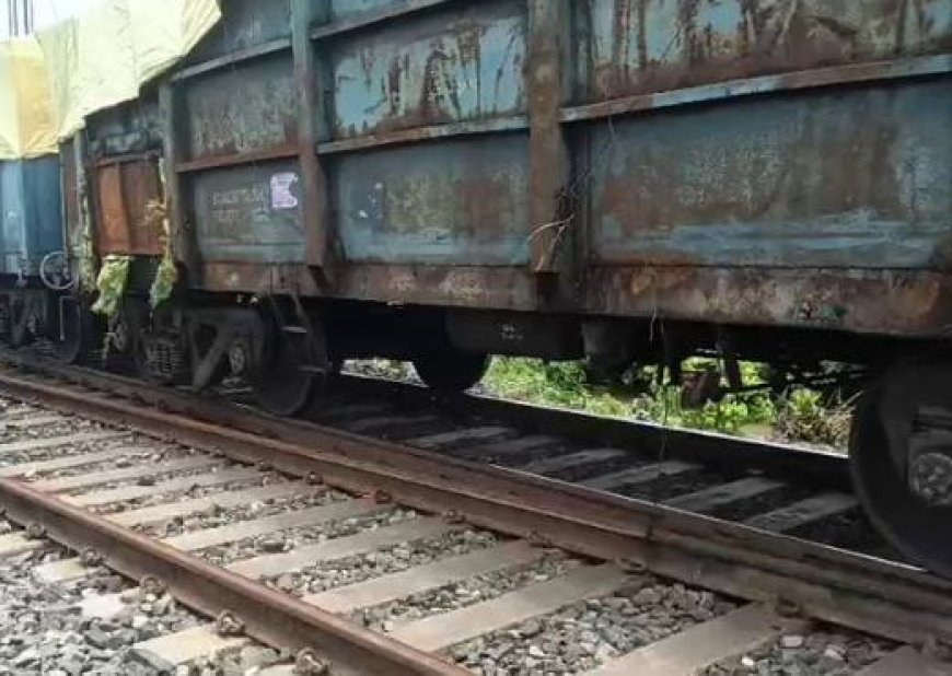 Coal-laden train engine gets detached from wagons in Balasore