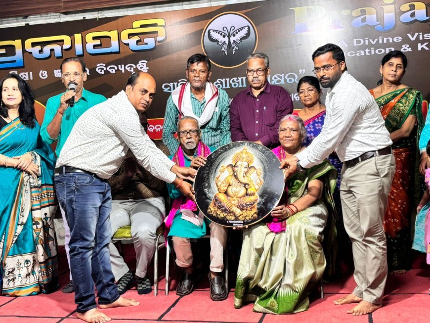 Life of a storyteller is an endless flow of words and emotions, said the guest Renowned fiction writer Padmaj Pal conferred with Prajapati Akshara Samman