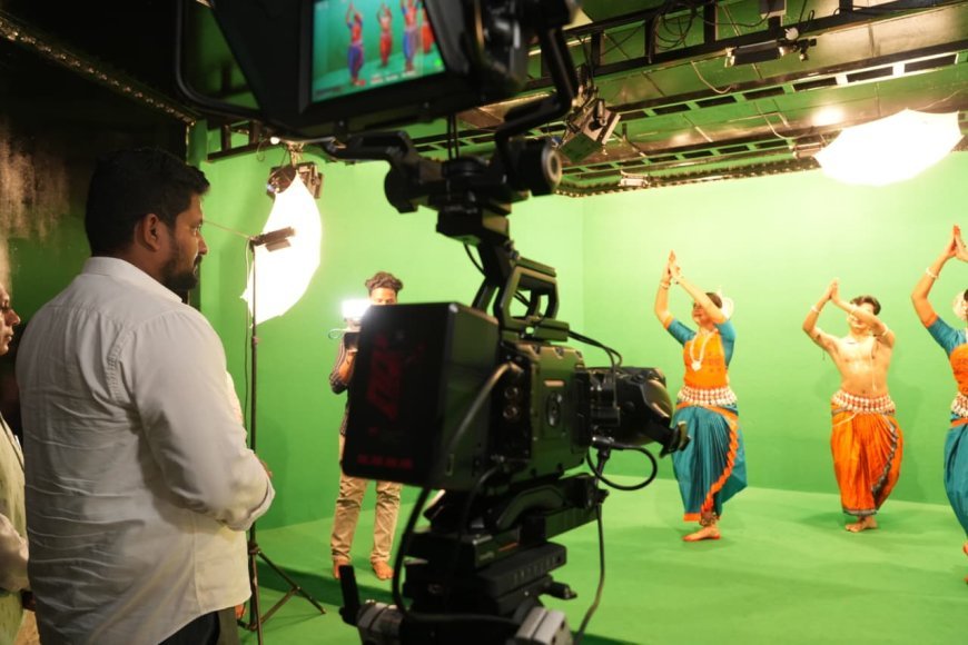 ଉତ୍କଳ ସଙ୍ଗୀତ ମହାବିଦ୍ୟାଳୟରେ ଅଡ଼ିଓ ଓ କ୍ରୋମା ରେକର୍ଡିଙ୍ଗ୍ ଷ୍ଟୁଡ଼ିଓର ଶୁଭ ଉଦ୍‌ଘାଟନ   ଓଡ଼ିଶାର ଐତିହ୍ୟ, ସାଂସ୍କୃତିକ ଗୌରବଗାଥାକୁ ବିଶ୍ୱବିଦିତ କରିବାରେ ଏହି ନୂତନ ଅଡ଼ିଓ ଓ କ୍ରୋମା ରେକର୍ଡିଙ୍ଗ୍ ଷ୍ଟୁଡ଼ିଓ ସହାୟକ ହେବ : ସଂସ୍କୃତି ମନ୍ତ୍ରୀ ଶ୍ରୀ ସୂର୍ଯ୍ୟବଂଶୀ ସୂରଜ