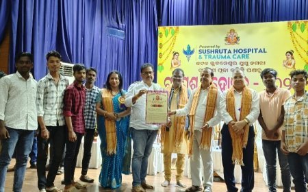 Winner Association felicitated for organising grand Ganesh Puja