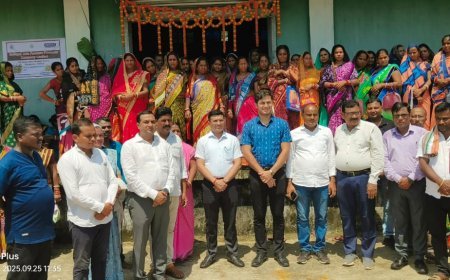 बलियापाल में जिलाधिकारी ने किया आधुनिक जूट उत्पाद निर्माण इकाई का उद्घाटन