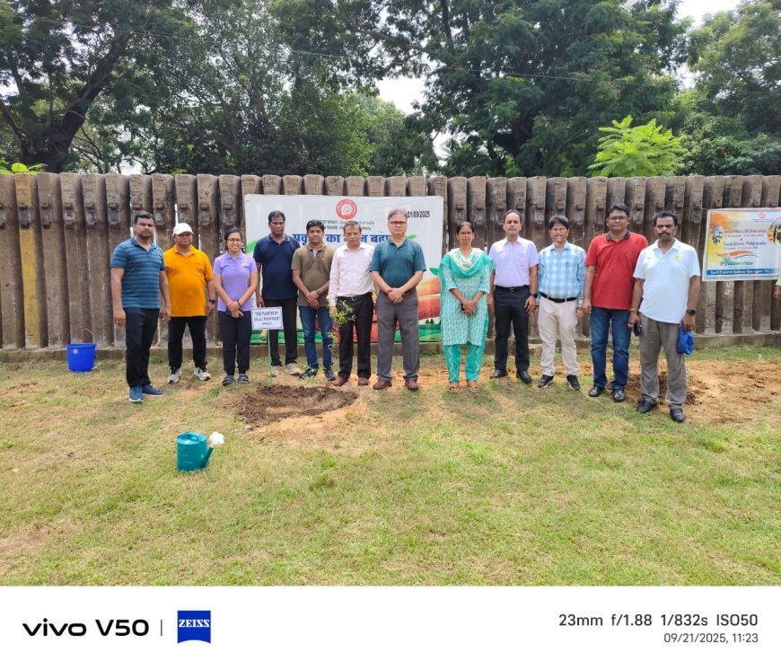 Mass Tree Plantation Drive Held Across Kharagpur Division Under ‘Swachhata Hi Seva – 2025’