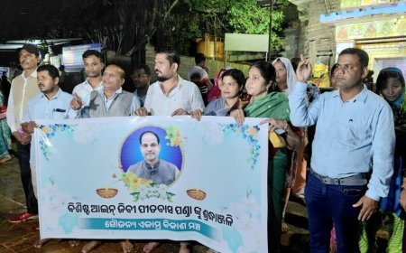 Supreme Court Bar Association Member Dr Lingaraj Sahoo joins protest over lawyer's murder; statewide strike on October 8