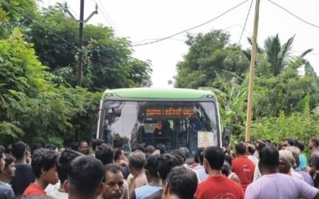 Youth attack passengers inside Ama bus; 7 injured