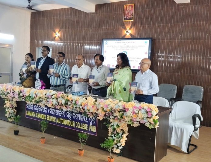 कवि चित्तरंजन मिश्रा की पुस्तक ‘शब्दांजलि’ का अंतरराष्ट्रीय सम्मेलन में विमोचन