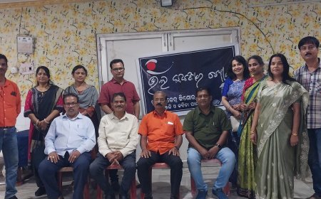 बालेश्वर के कवियों ने 'भल कवितार खोज' (बीकेके) के 79वें सत्र में कविताओं के माध्यम से कवि रजेंद्र किशोर पांडा को दी श्रद्धांजलि