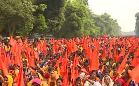 Thousands of Anganwadi workers take to streets in Bhubaneswar