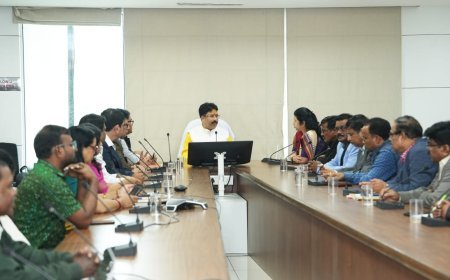 Minister H&UD reviews urban development programmes; emphasises effective implementation of Mukhyamantri Sahari Bikash Yojana and Pothole-Free Cities