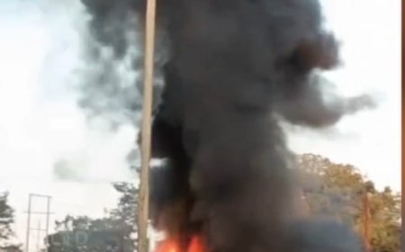 Ama Bus goes up in flames in Bhubaneswar