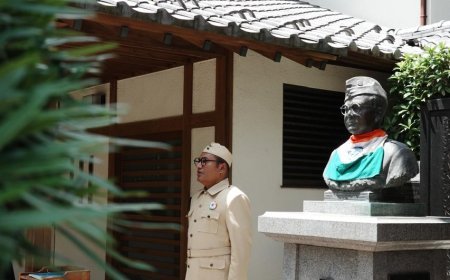 Odisha's Satya Sutar pays rich tribute to Netaji in Japan 