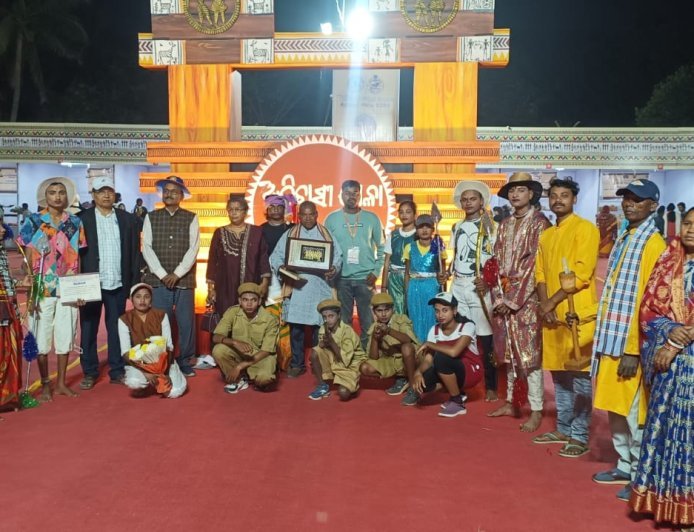 आदिवासी मेले में मयूरभंज छऊ नृत्य ने दर्शकों को किया मंत्रमुग्ध : ओडिशा की समृद्ध आदिवासी और सांस्कृतिक विरासत का भव्य प्रदर्शन 