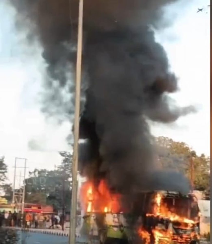 Ama Bus goes up in flames in Bhubaneswar