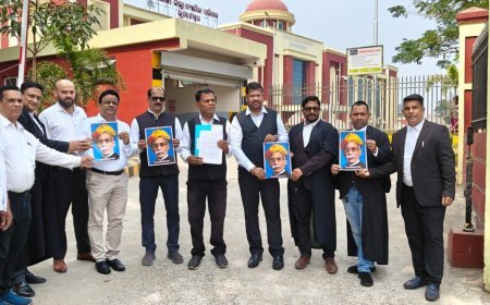 Advocates’ body pays tribute to Madhu Babu, collects signatures for Bharat Ratna