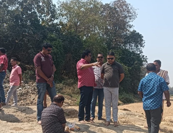 *ବାଲିବନ୍ଧ ନିର୍ମାଣ ପାଇଁ ହାତ ବଢାଇଲେ ସଞ୍ଜୟ* 