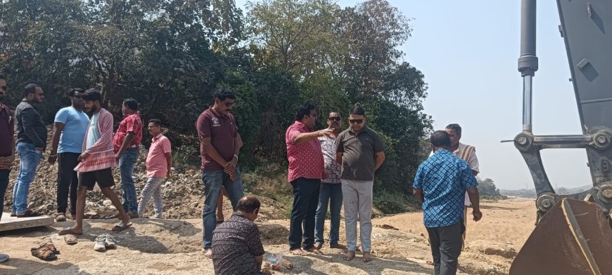 *ବାଲିବନ୍ଧ ନିର୍ମାଣ ପାଇଁ ହାତ ବଢାଇଲେ ସଞ୍ଜୟ* 